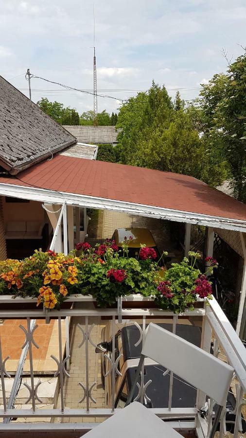 Csalad-Barat Apartman Balatonlelle Dış mekan fotoğraf