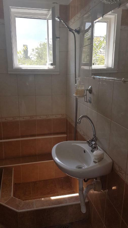 Csalad-Barat Apartman Balatonlelle Dış mekan fotoğraf